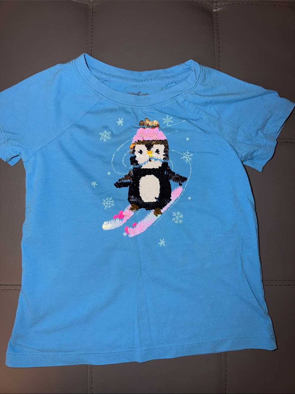 🏷️ 5 for $25 🏷️ Cat & Jack penguin sequin shirt, size 6/7